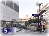 横浜駅中央通路出口付近（ルート２出発地点）です